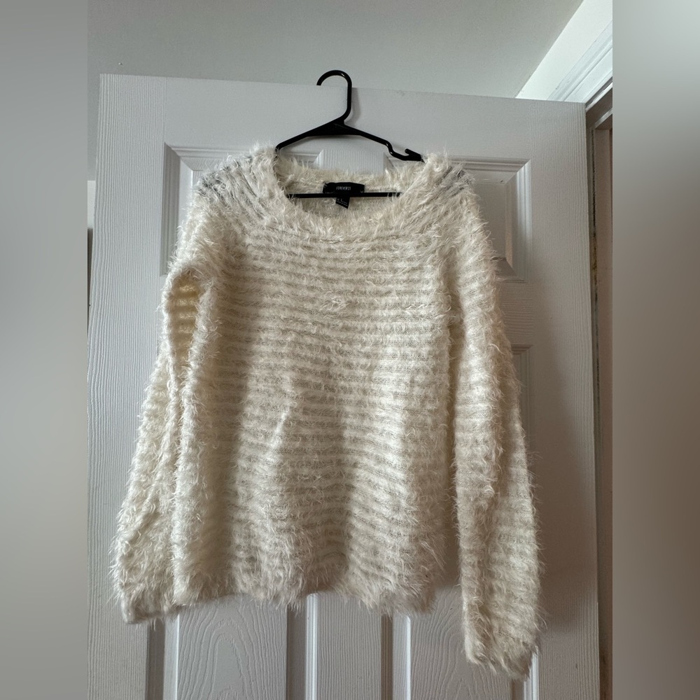Forever 21 light sweater- size small